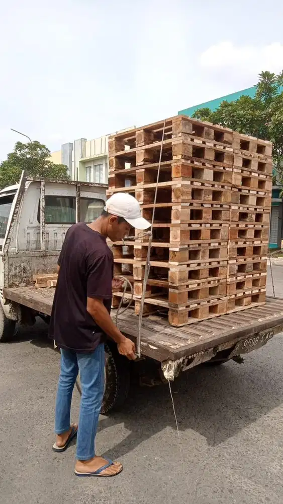 Dibutuhkan operator pembuat palet dan operator gudang