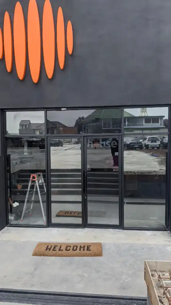 Kaca film mobil dan gedung