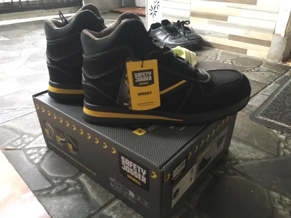 sepatu safety dijual murah