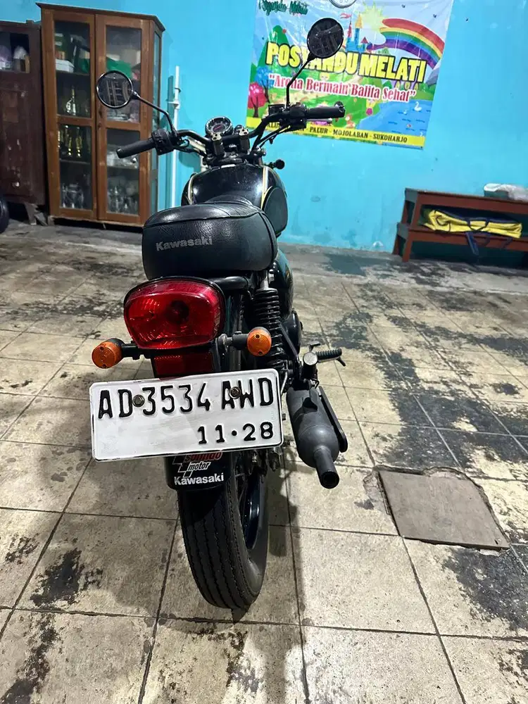 KAWASAKI W175 SE HITAM