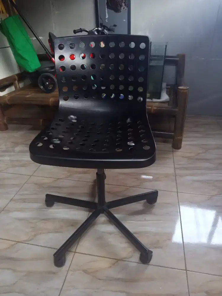 KURSI KANTOR MASIH BAGUS