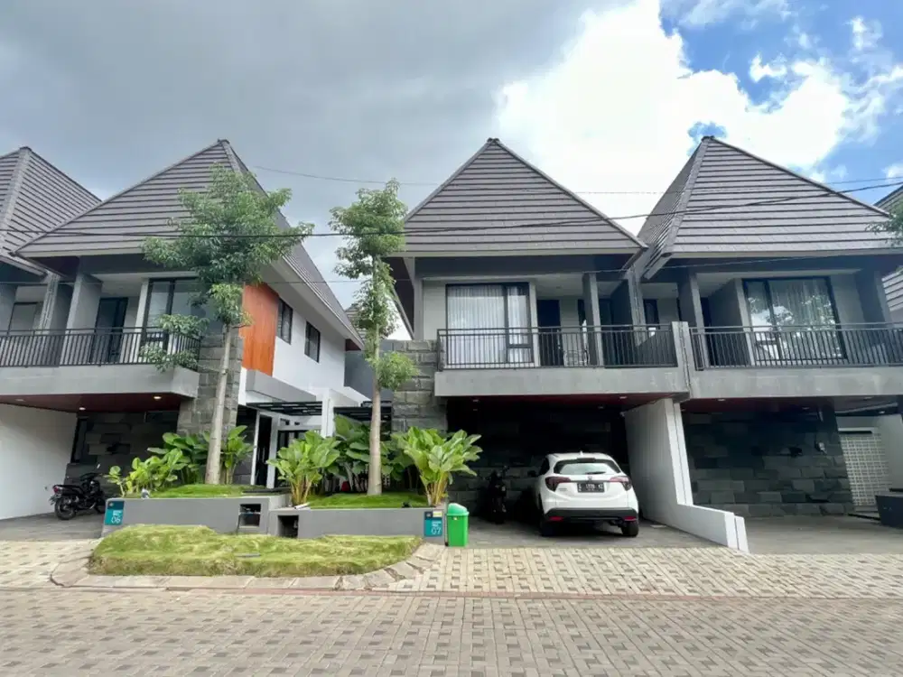 Rumah Mewah Ada Kolam Renang nya di Tunggul Wulung Dkt Kampus UMM