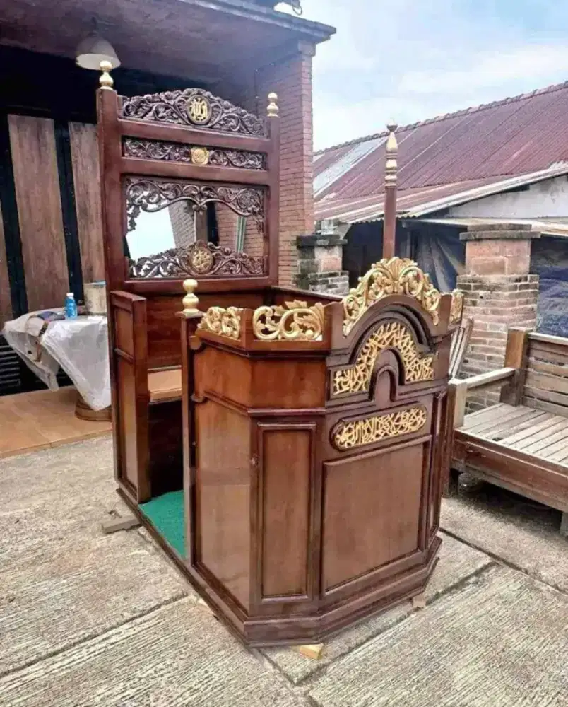 Produksi mimbar masjid