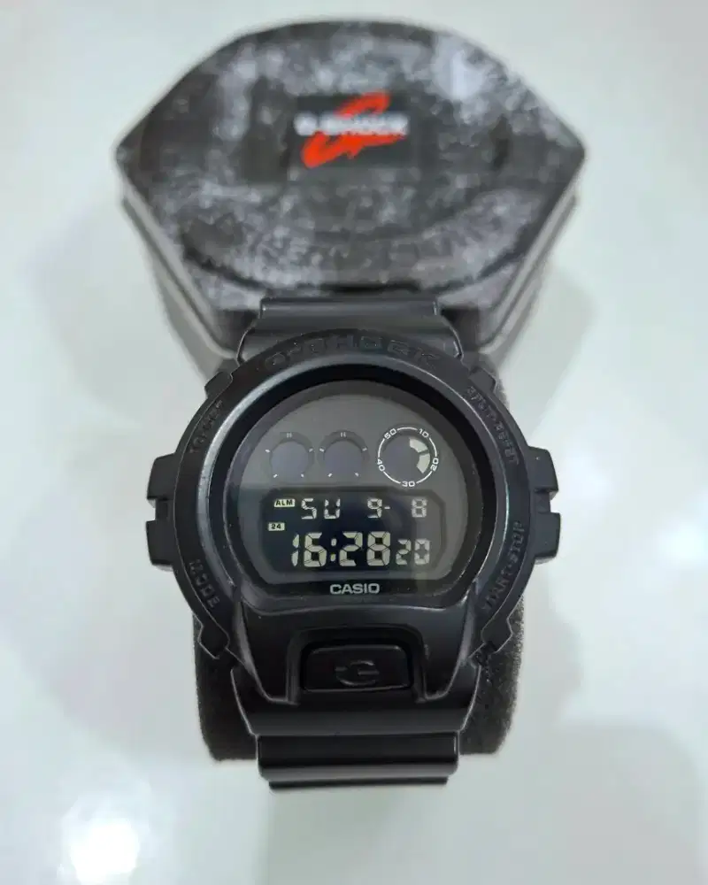 Jam g-shock dw6900bb original mulus