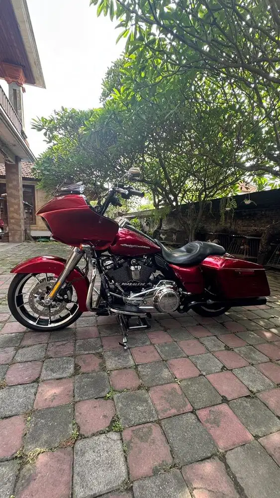 Dijual Motor HD Harley Davidson Road Glide 2017 M8 107 Bisa Nego Halus