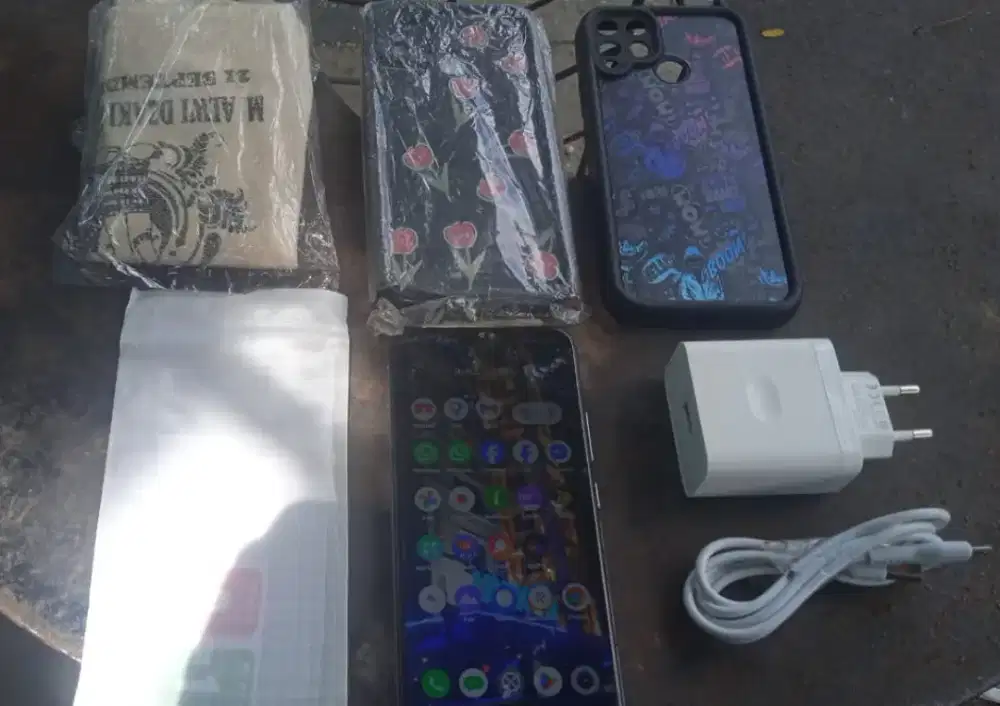 Realme C15 ( 2023 )
Ram 4gb Rom 64gb
Grey Edition
Kel ( Hape + Charger