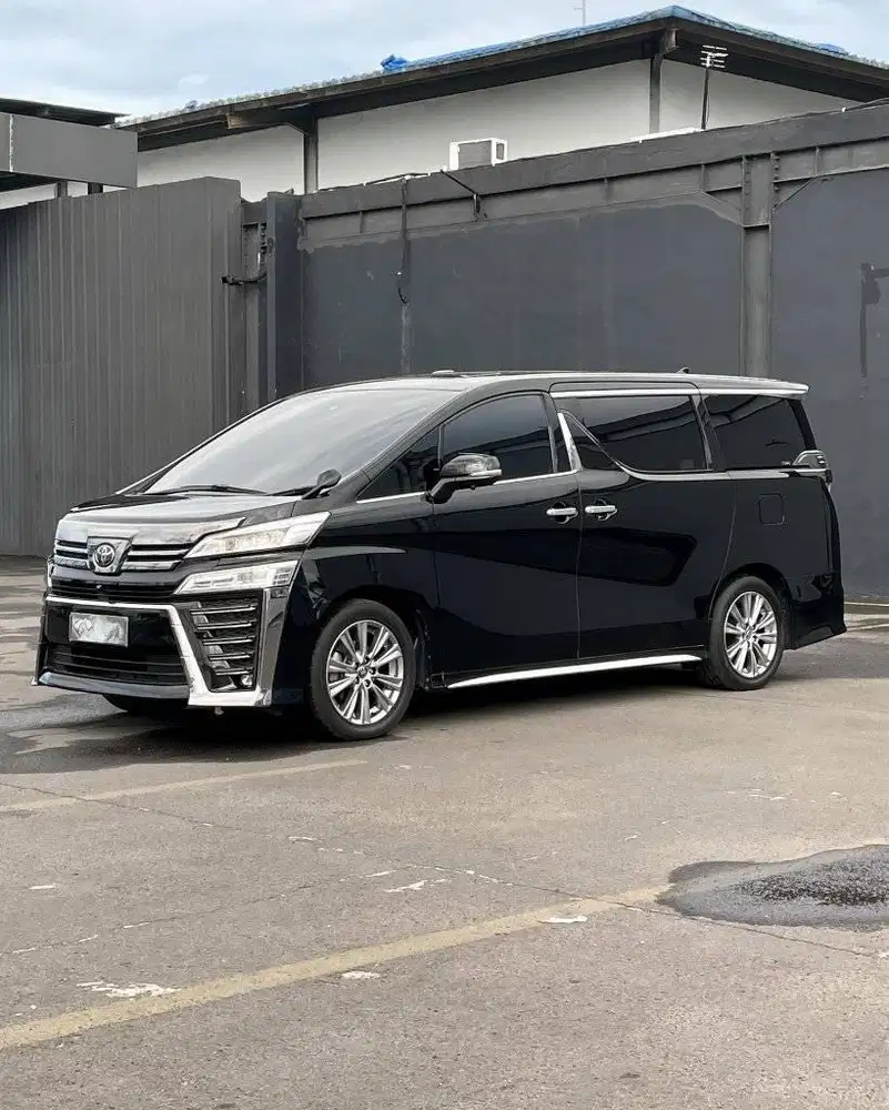 Vellfire 2022 Golden Eyes CBU 2022