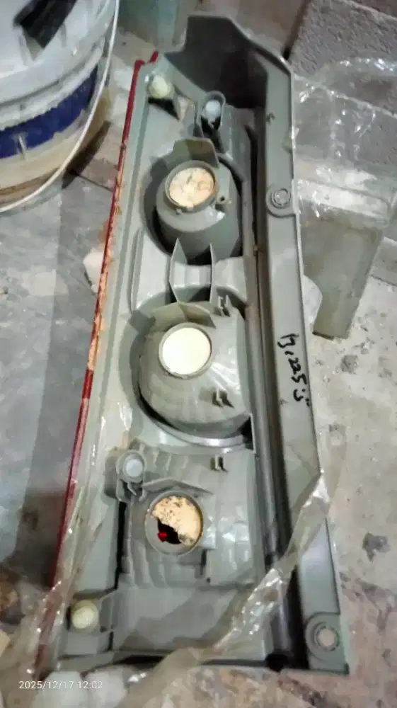 Lampu belakang Avanza