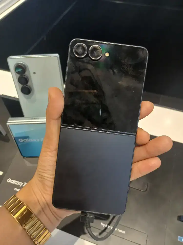 KREDIT HP PODOMORO New Samsung Galaxy Z Flip 7 Tanpa DP & Survey