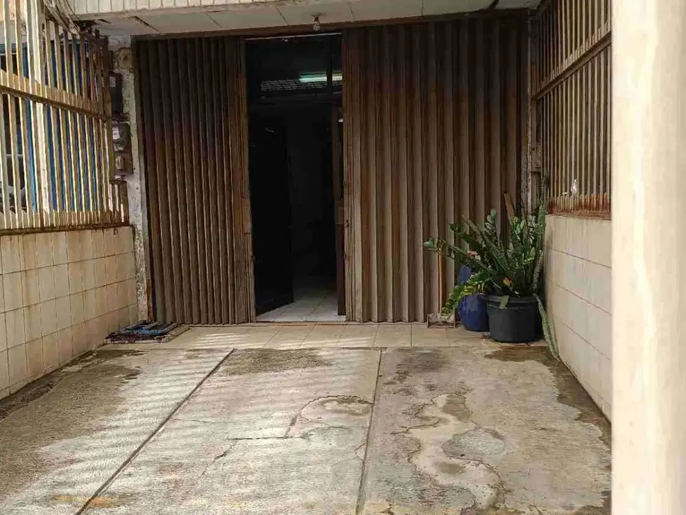 *B U ( banyak untung) beli ruko ini lokasi di ALAYDRUS  cck / kantor,toko,kos2,klinik area perkantoran selangkah ke jalan gajah Mada TRAMFOM MRT*