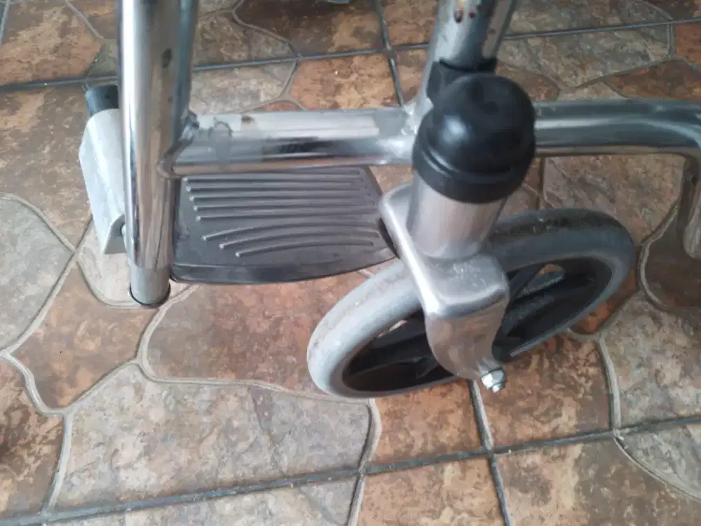 Kursi roda kondisi normal