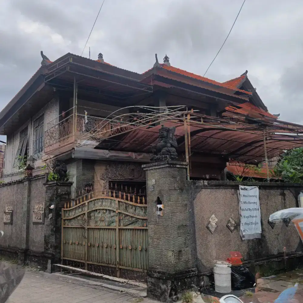 Di jual rumah 3 are lantai 2.6kt.5km