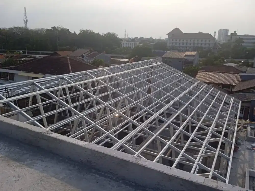 JASA TUKANG ATAP BAJA RINGAN