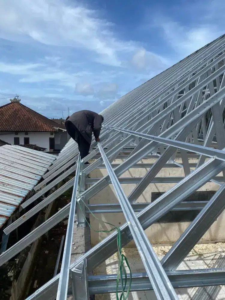 JASA TUKANG ATAP BAJA RINGAN