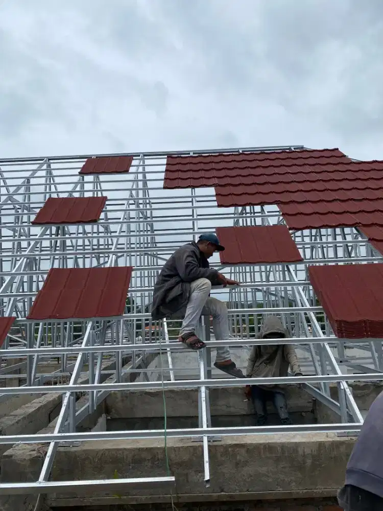 JASA TUKANG ATAP BAJA RINGAN