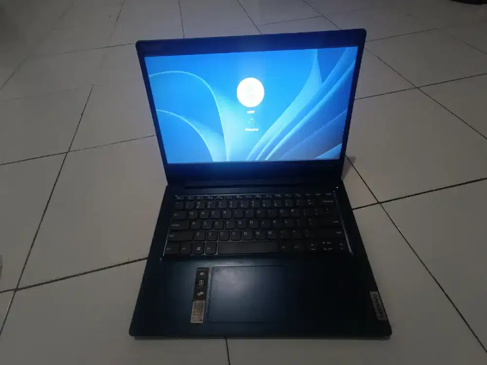 LRNOVO IDEAPAD SLIM 3 AMD 3020e