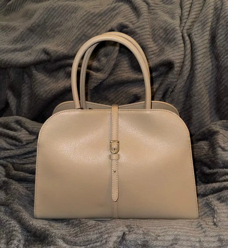 Monorow bag in etoupe made from recycled leather