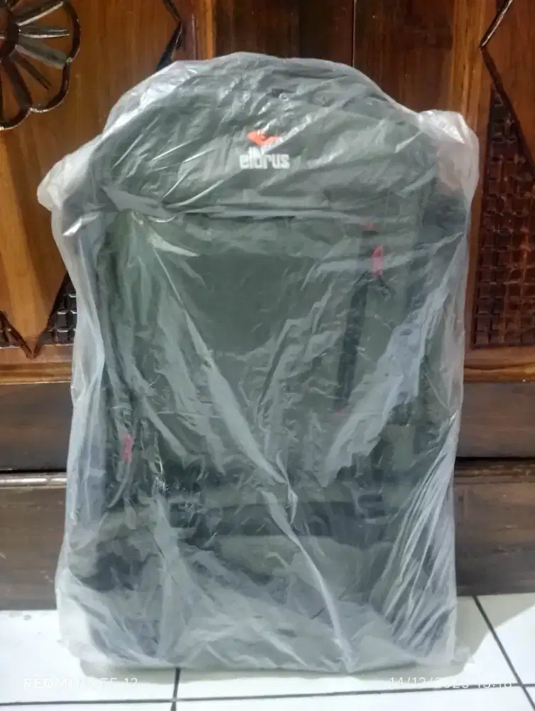 Tas punggung merk Elbrus 40L warna hijau army