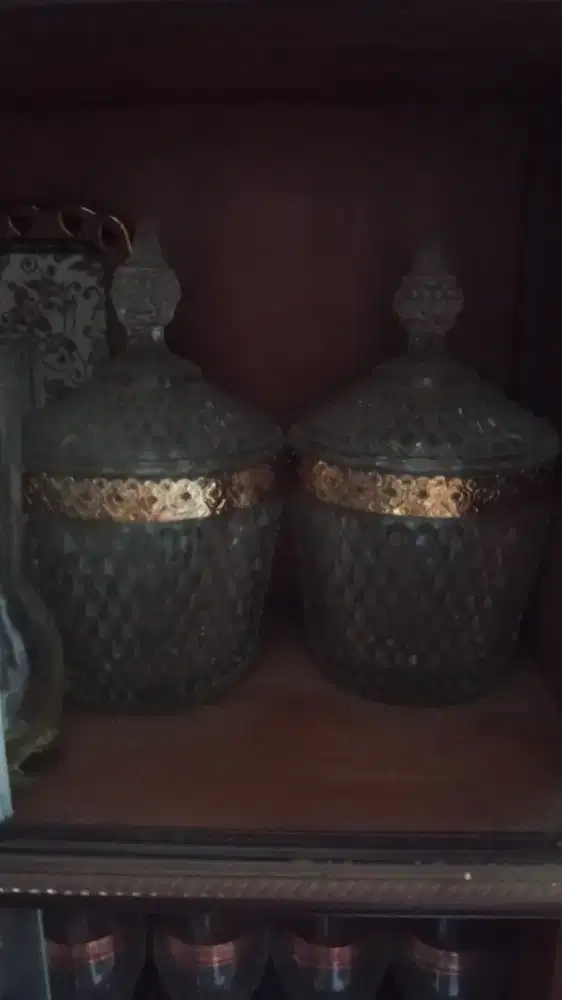 Kristal toples tempat kue