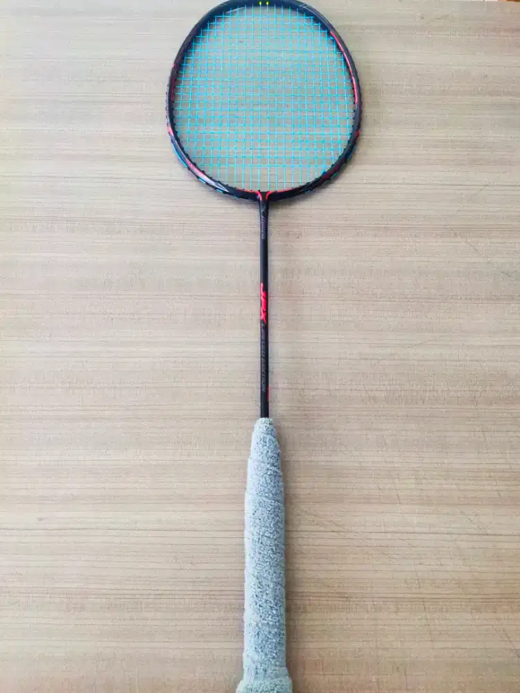 RAKET MIZUNO DAN YONEX