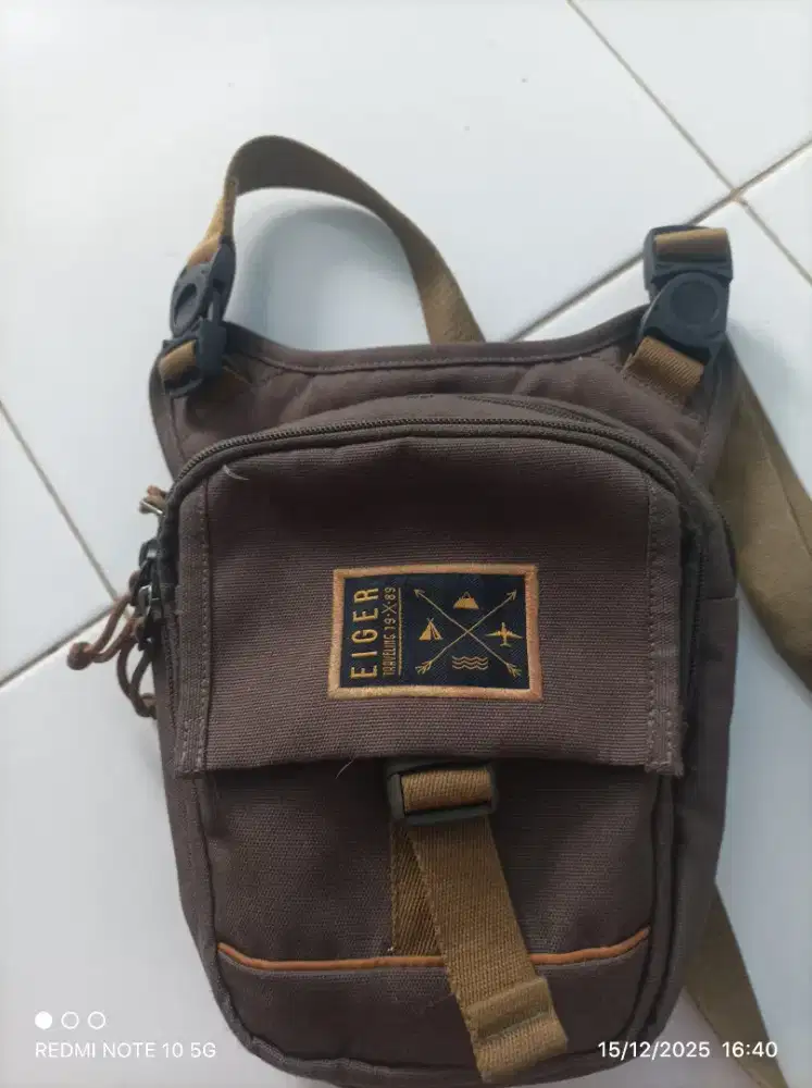 Tas slempang eiger original