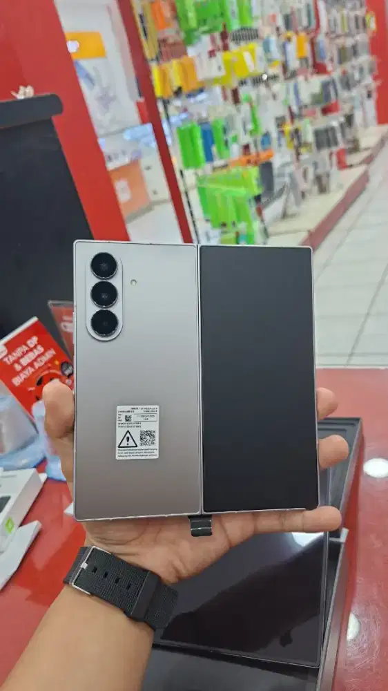 Dijual cepat, Samsung Z Fold 7 12GB/256GB Silver Shadow