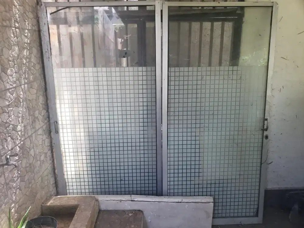 Dijual pintu kaca