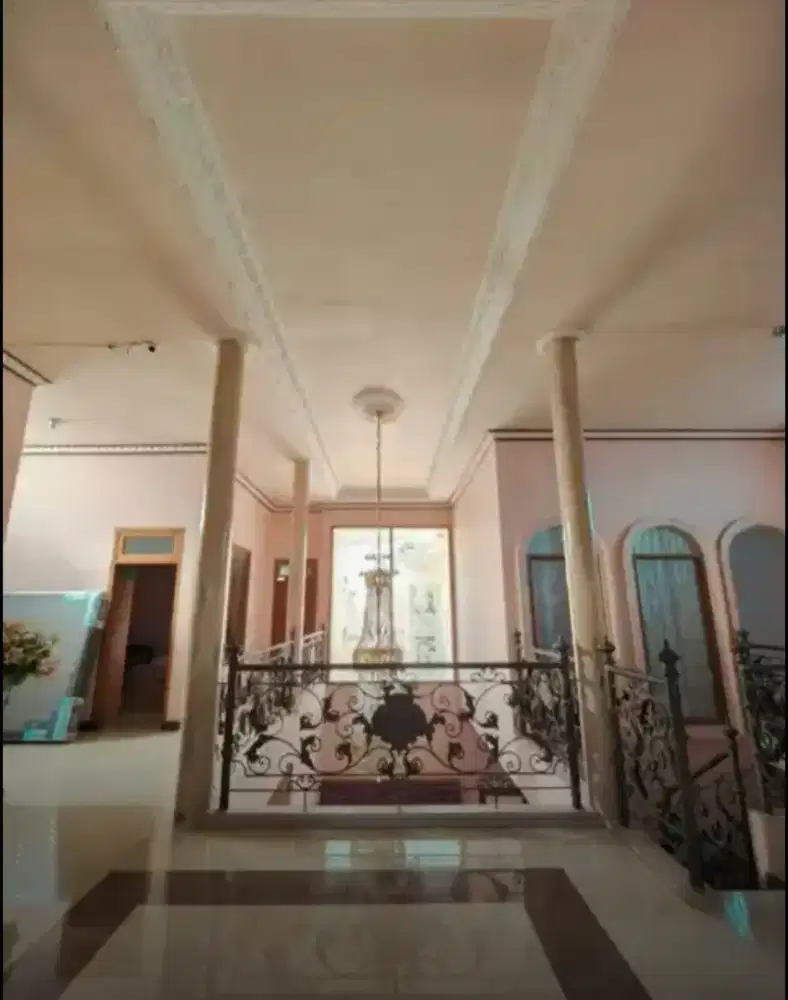 Rumah Kantor Poros Jl. Candi Mendut Barat Suhat