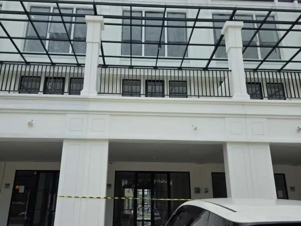 Sewa ruko 3 lantai hadap jalan posisi bagus Ruko Hudson Gading Serpong