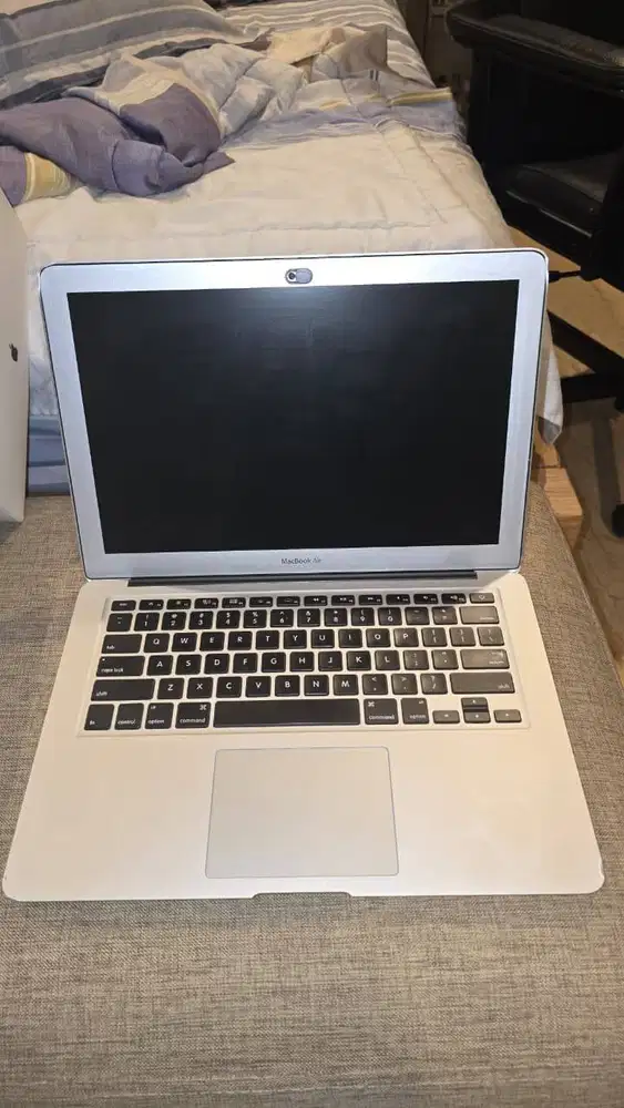 DIJUAL MACBOOK AIR (13 INCH, 2015, 128 GB)