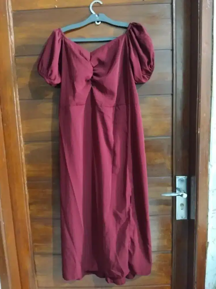 Dress red muat sampai 70 kg baru 1 kali pakai