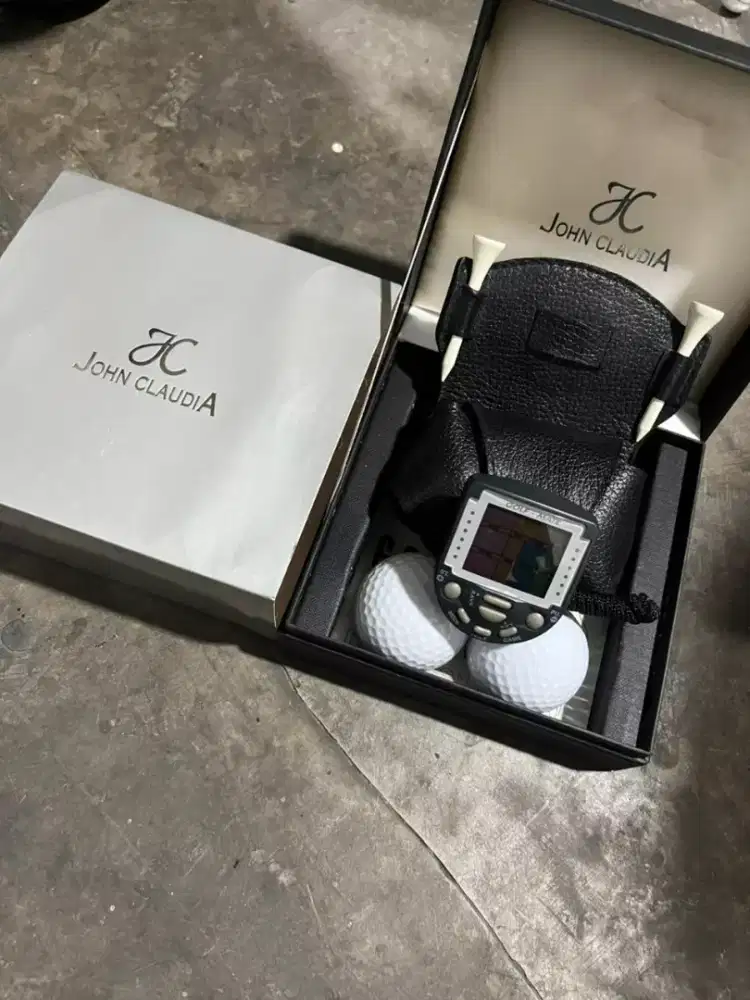 golf gimmick present