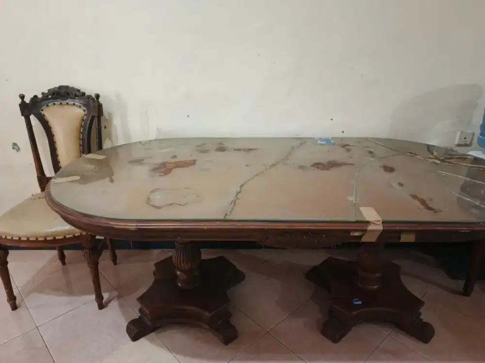 Di Jual Hanya Meja Makan dari Kayu Jati
