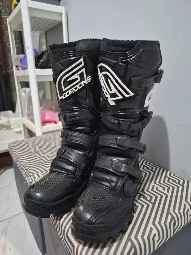 Sepatu Trabas, sepatu Trail, Gordon