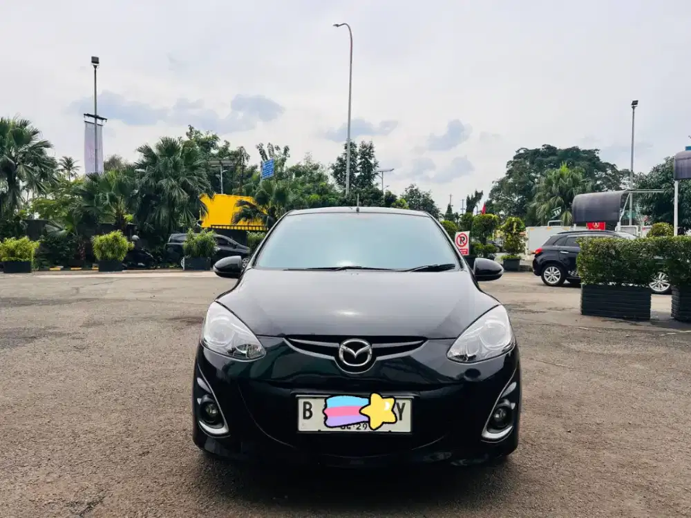 MAZDA 2 R AT 2013 HITAM ISTIMEWAH SANGAT TERAWAT JARANG ADA