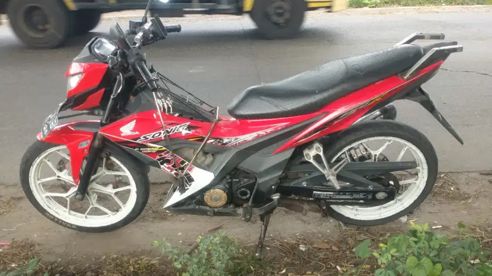 Honda sonic 150R