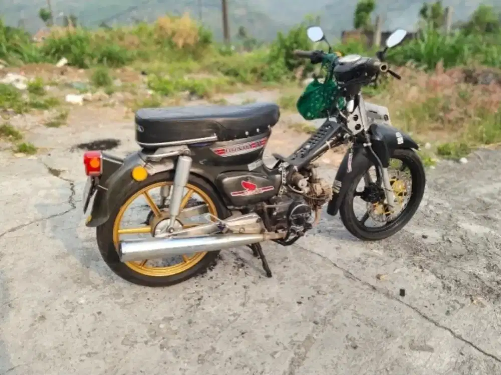 Honda Supra C70 2005