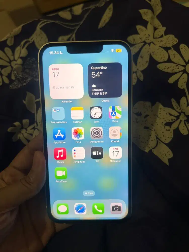 Dijual iphone 13 pink