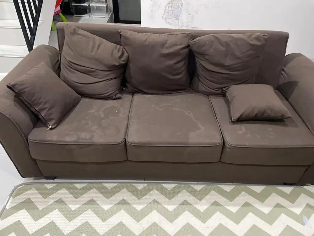 Sofa 6 dudukan serta meja nya