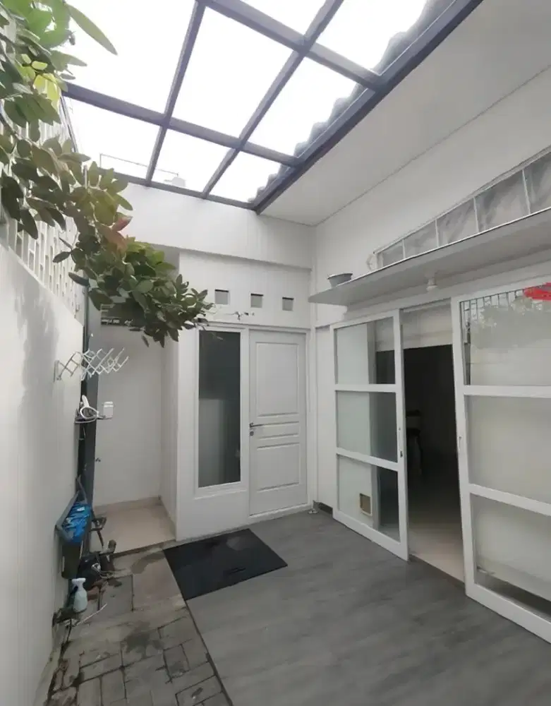 Murah dijual rumah bagus siap huni strategis banyumanik semarang atas