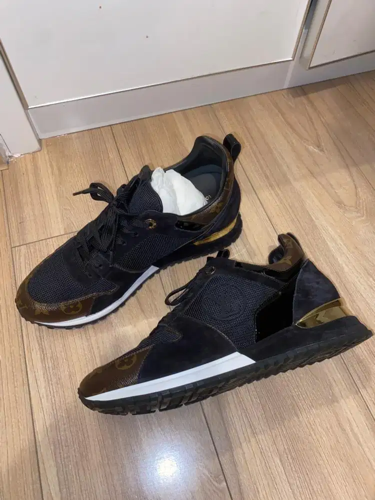 Louis vuitton run away sneaker size 39,5