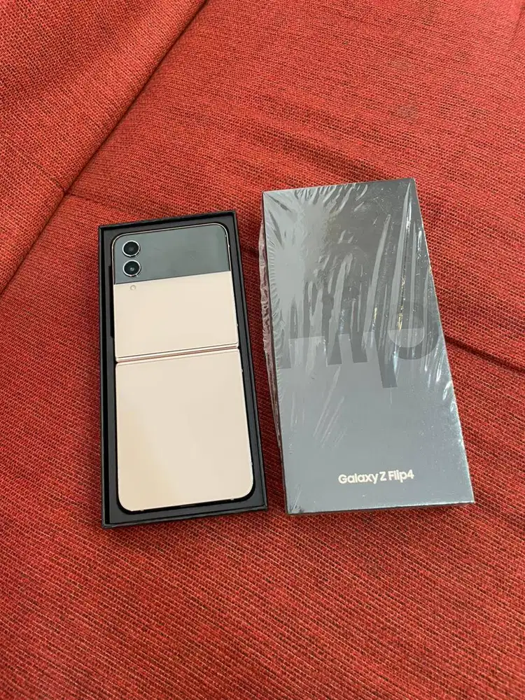 Samsung Galaxy Flip 4 12/512 gb Sein