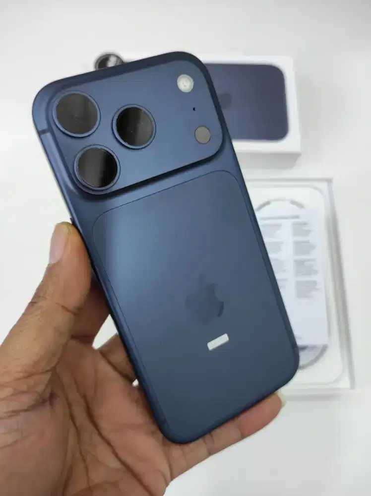 Iphone 17 pro 256 
Mulus 99%
Garansi Resmi
Bh 100
Fulset original