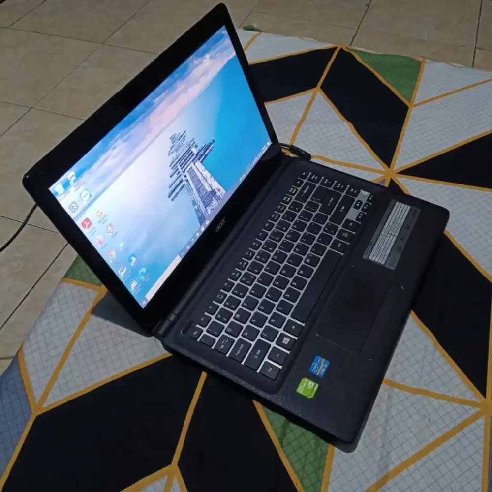 LAPTOP ACER ASPIRE E1-470G
