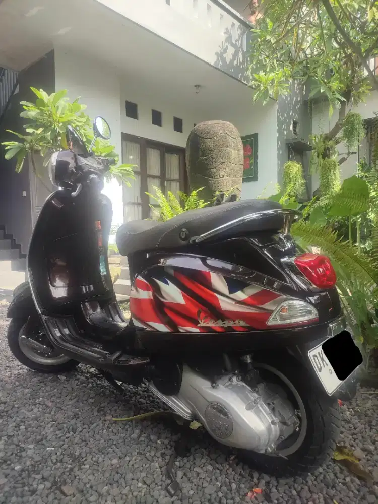 JUAL CEPAT! VESPA LX 150 3V
TAHUN 2013