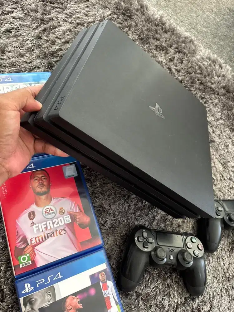 Playstation 4 Pro 1 Tera 51 game permanen bola terbaru FC 25 dll ps 4