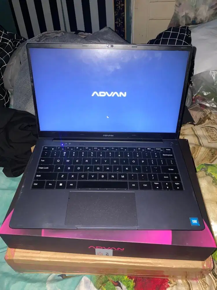 Laptop ADVAN TBOOK