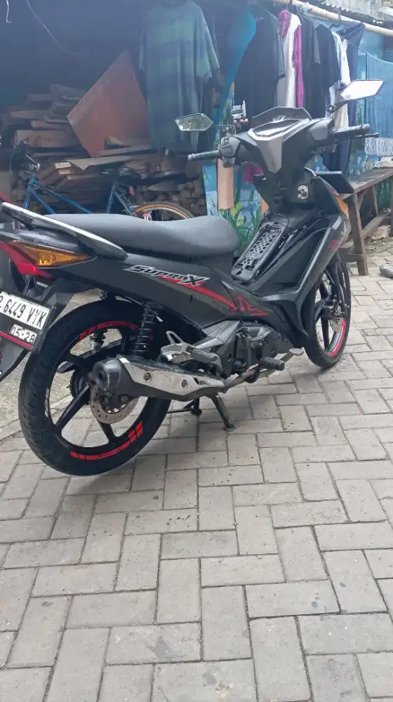 Supra X 125 FI Hitam doff