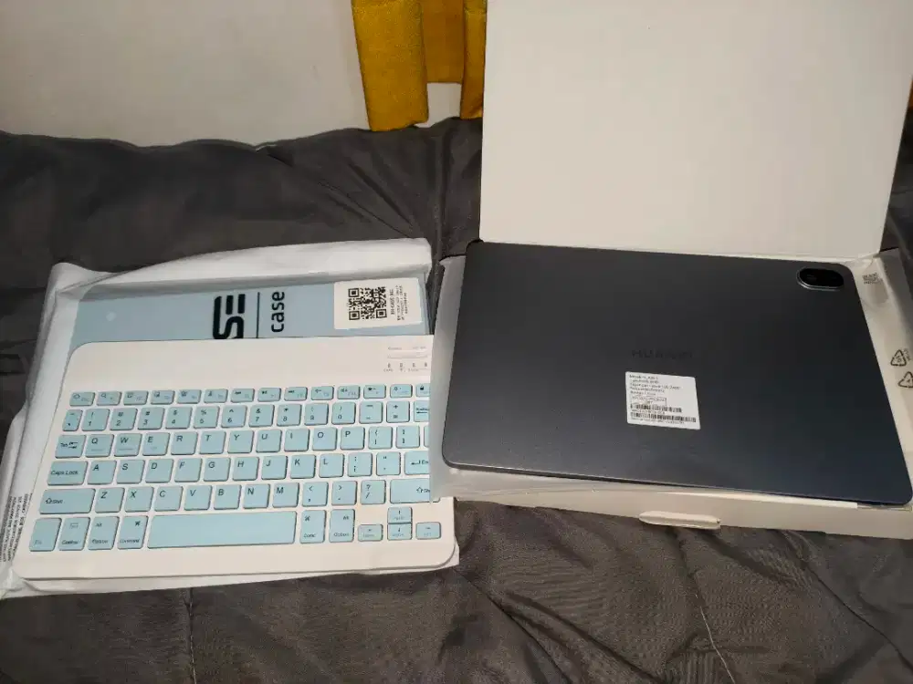 Huawei MatePad SE 11 + keyboard case