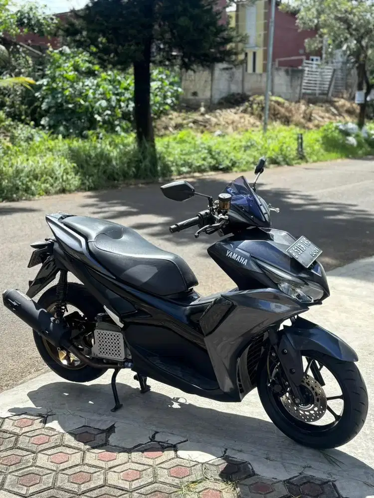 TT/DIJUAL CEPAT!! YAMAHA AEROX CONNECTED 155 KUNCI 2 PJK IDUP KM LOW !